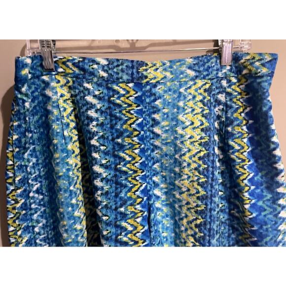 Vince Camuto Blue & Green Abstract Print Pull-On Shorts - Picture 2 of 5